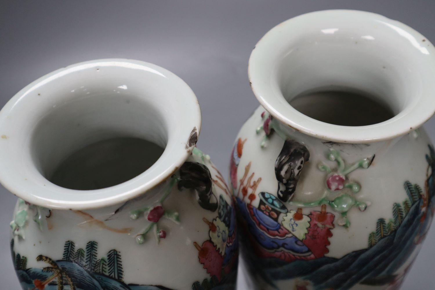 A pair of 19th century Chinese famille rose porcelain vases, height 29cm